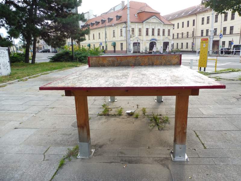  Kollárovo námestie-stôl 