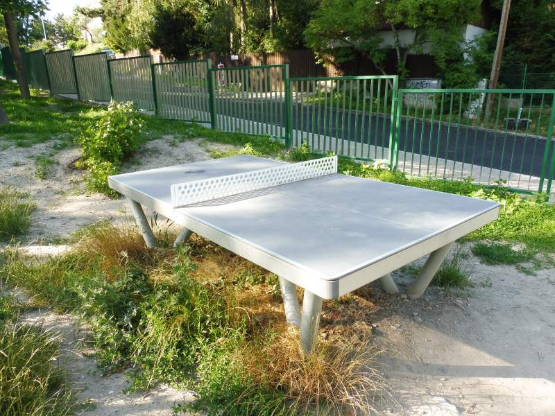  Areál Spojenej školy svätého Františka z Assisi-stôl 